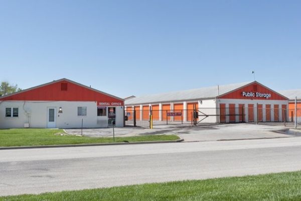 Public Storage - Olathe - 1525 E Spruce Street - 1525 E Spruce Street