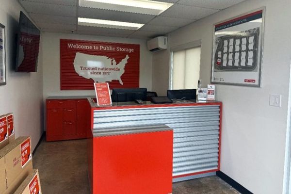 Public Storage - Olathe - 1525 E Spruce Street - 1525 E Spruce Street