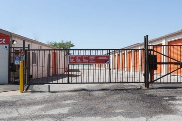 Public Storage - Olathe - 1525 E Spruce Street - 1525 E Spruce Street