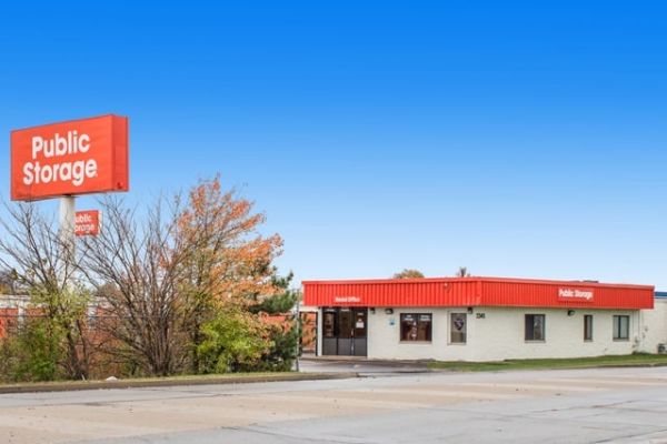 Public Storage - Lansing - 2345 173rd Street - 2345 173rd Street