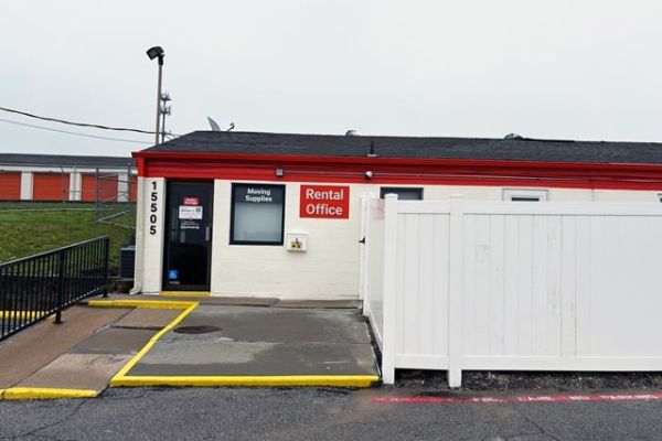 Public Storage - Belton - 15505 S 71 Highway - 15505 S 71 Highway