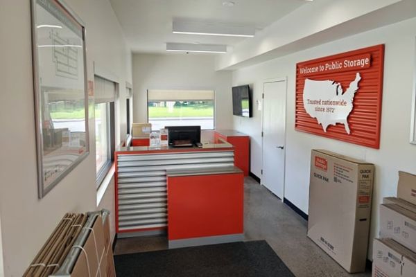 Public Storage - Golden Valley - 2300 Winnetka Ave N - 2300 Winnetka Ave N