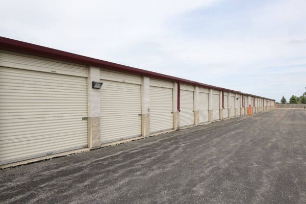 Public Storage - Libertyville - 1950 Kelley Court - 1950 Kelley Court