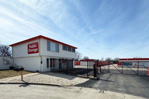 Public Storage - Bolingbrook - 200 Brook Court - 200 Brook Court