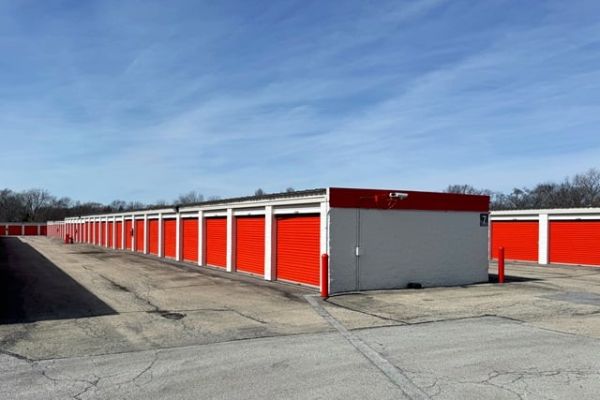 Public Storage - Bolingbrook - 200 Brook Court - 200 Brook Court