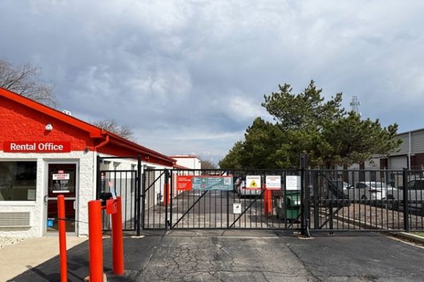 Public Storage - Streamwood - 1550 Old Church Road - 1550 Old Church Road