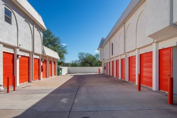 Public Storage - Tucson - 7990 E Tanque Verde Rd - 7990 E Tanque Verde Rd