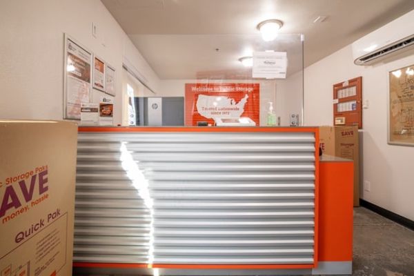 Public Storage - Los Angeles - 2703 Martin Luther King Blvd - 2703 Martin Luther King Blvd