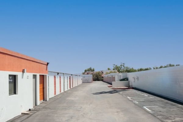 Public Storage - Scottsdale - 8615 E McDowell Rd - 8615 E McDowell Rd