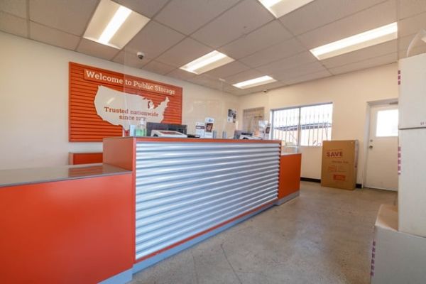 Public Storage - Downey - 12245 Woodruff Ave - 12245 Woodruff Ave