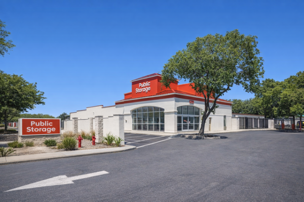 Public Storage - Tracy - 1615 W 11th Street - 1615 W 11th Street