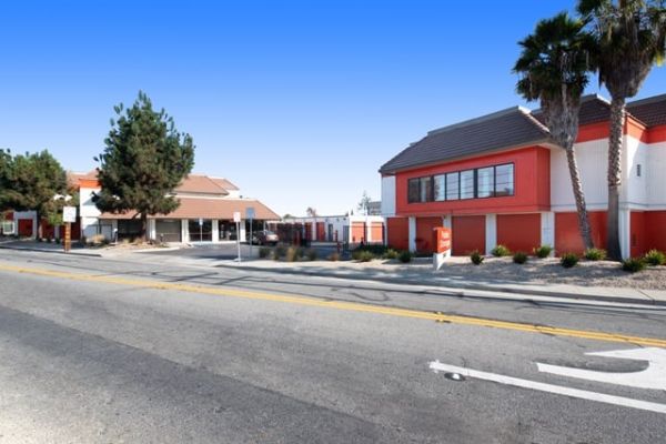 Public Storage - Palo Alto - 2047 E Bayshore Road - 2047 E Bayshore Road