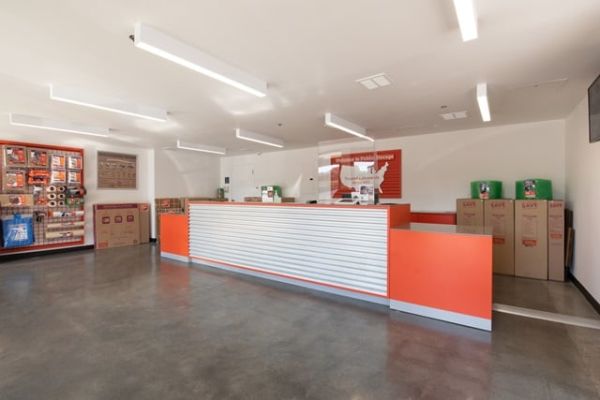 Public Storage - Palo Alto - 2047 E Bayshore Road - 2047 E Bayshore Road