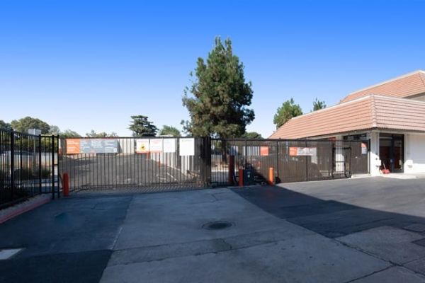 Public Storage - Palo Alto - 2047 E Bayshore Road - 2047 E Bayshore Road