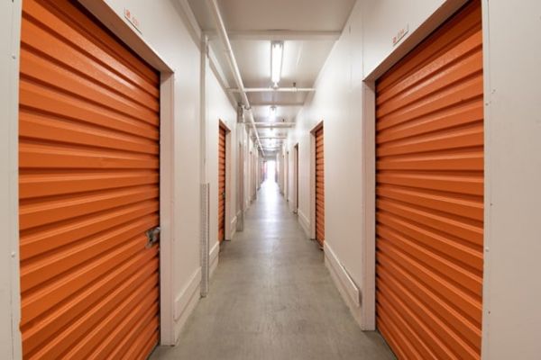 Public Storage - San Francisco - 2587 Marin Street - 2587 Marin Street