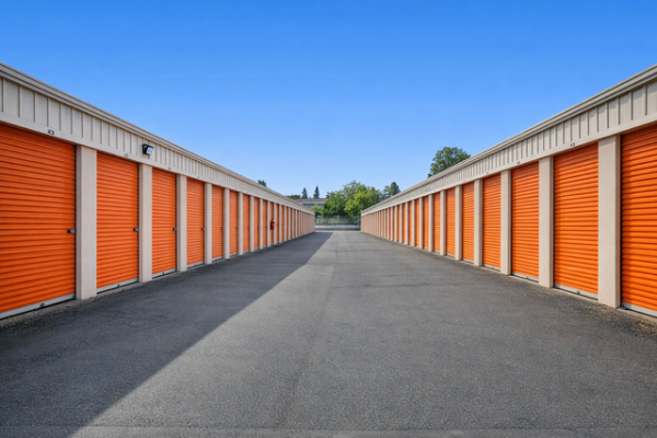 Public Storage - Portland - 8928 NE Halsey Street - 8928 NE Halsey Street