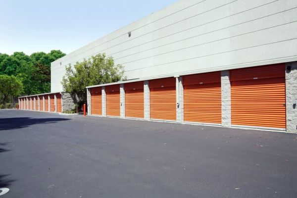 Public Storage - Carlsbad - 6211 Corte Del Abeto - 6211 Corte Del Abeto
