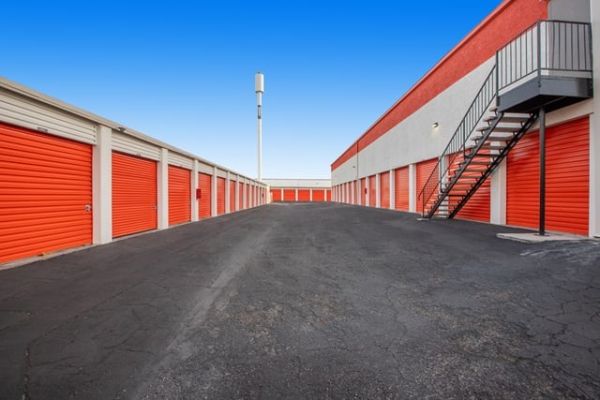 Public Storage - Las Vegas - 5050 W Charleston Blvd - 5050 W Charleston Blvd