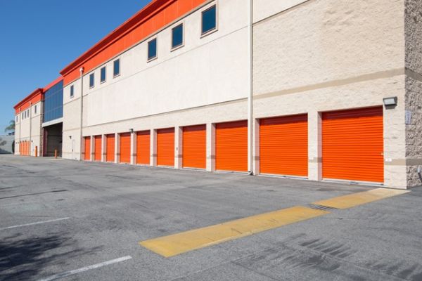 Public Storage - Burbank - 2240 N Hollywood Way - 2240 N Hollywood Way