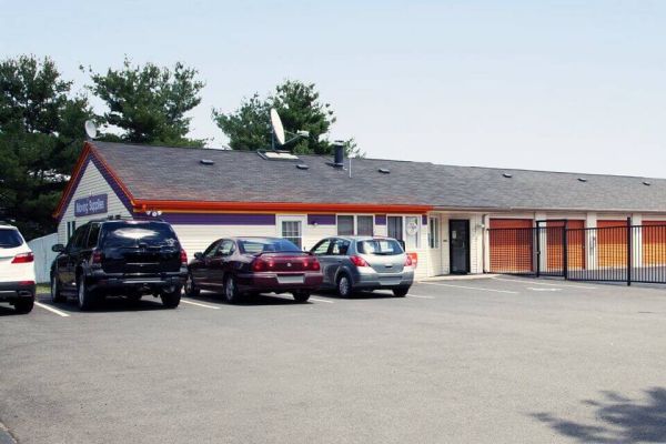 Public Storage - Southington - 100 Spring Street - 100 Spring Street