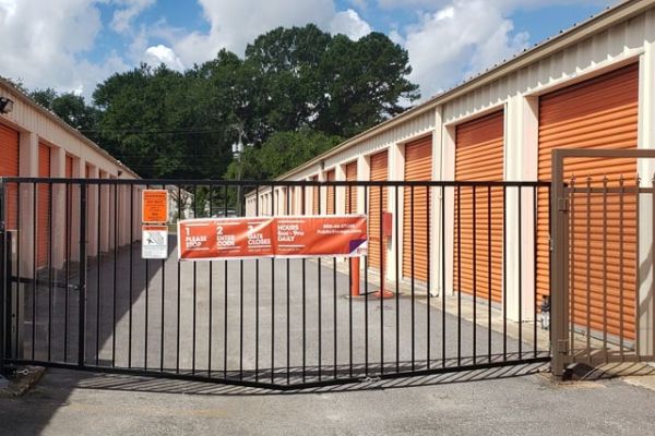 Public Storage - Charleston - 5715 Dorchester Road - 5715 Dorchester Road