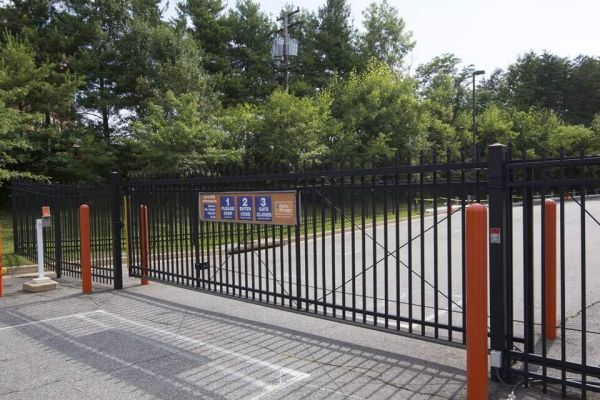 Public Storage - Seven Corners - 6319 Arlington Blvd - 6319 Arlington Blvd