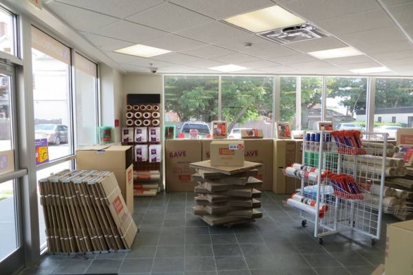 Public Storage - Cranston - 604 Park Ave - 604 Park Ave