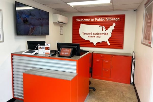 Public Storage - Richmond - 4805 Jefferson Davis Highway - 4805 Jefferson Davis Highway