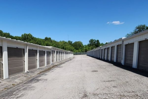 Public Storage - Shawnee - 6855 Hedge Lane Terrace - 6855 Hedge Lane Terrace