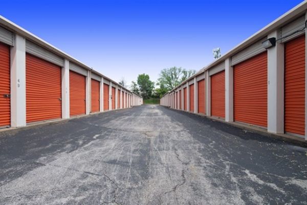 Public Storage - Valley Park - 831 Meramec Station Road - 831 Meramec Station Road