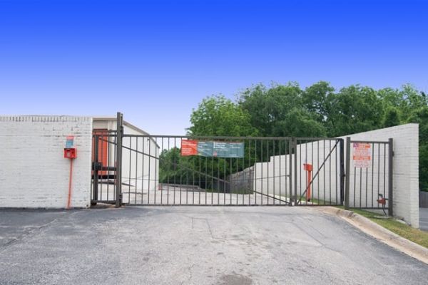 Public Storage - Valley Park - 831 Meramec Station Road - 831 Meramec Station Road