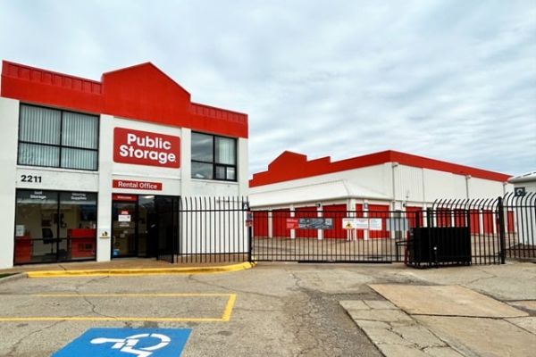 Public Storage - Ballwin - 2211 Barrett Station Road - 2211 Barrett Station Road