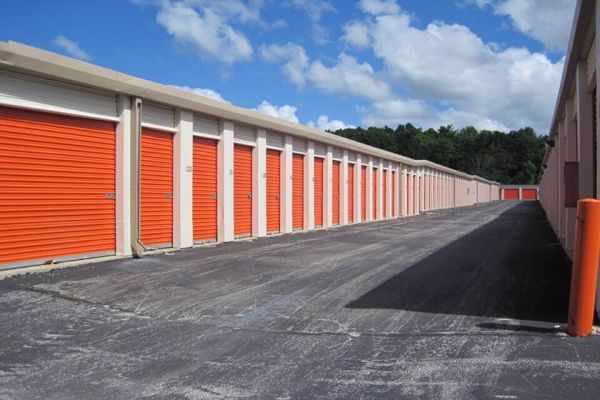Public Storage - Milwaukee - 8824 W Brown Deer Road - 8824 W Brown Deer Road