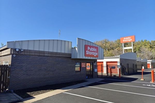 Public Storage - Plymouth - 1015 Highway 169 N - 1015 Highway 169 N