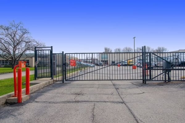 Public Storage - Arlington Heights - 1600 E Davis St - 1600 E Davis St