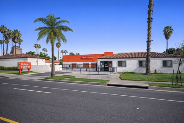 Public Storage - Fountain Valley - 17300 Newhope Street - 17300 Newhope Street