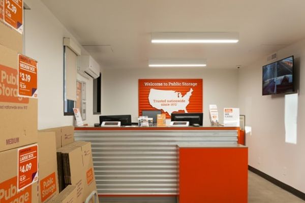 Public Storage - Orange - 601 N Main Street - 601 N Main Street