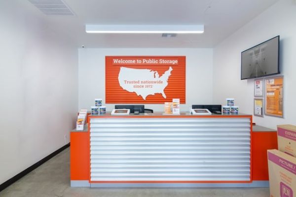 Public Storage - Studio City - 12345 Ventura Court - 12345 Ventura Court
