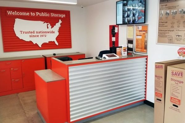 Public Storage - Calabasas - 23811 Ventura Blvd - 23811 Ventura Blvd