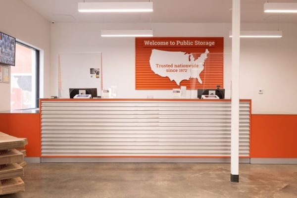 Public Storage - Tarzana - 18440 Burbank Blvd - 18440 Burbank Blvd
