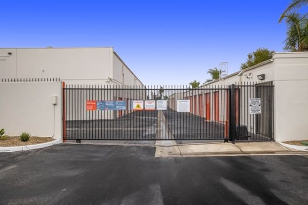 Public Storage - Ontario - 2249 S Grove Ave - 2249 S Grove Ave