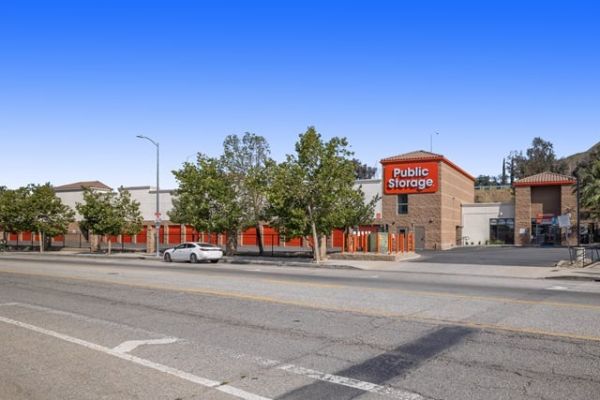 Public Storage - Sylmar - 16045 Foothill Blvd - 16045 Foothill Blvd