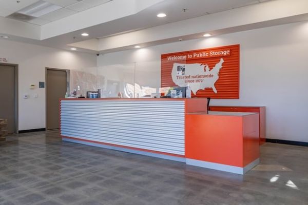 Public Storage - Sylmar - 16045 Foothill Blvd - 16045 Foothill Blvd