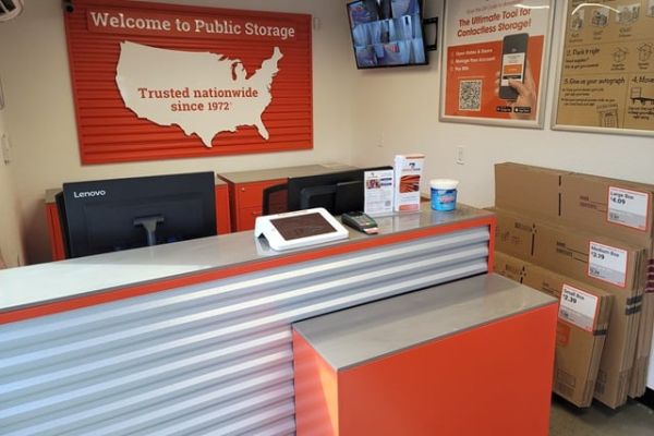 Public Storage - Kent - 8611 S 222nd Street - 8611 S 222nd Street