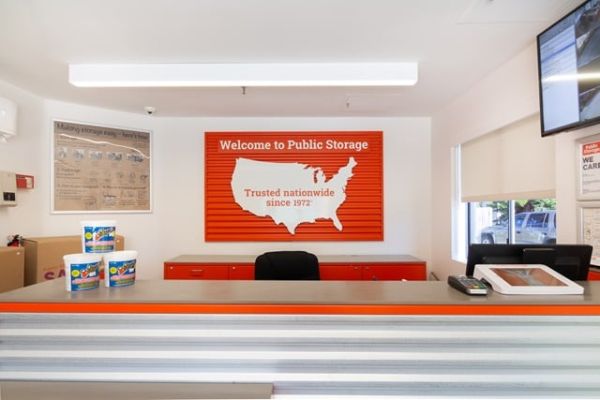Public Storage - Los Angeles - 6701 S Sepulveda Blvd - 6701 S Sepulveda Blvd