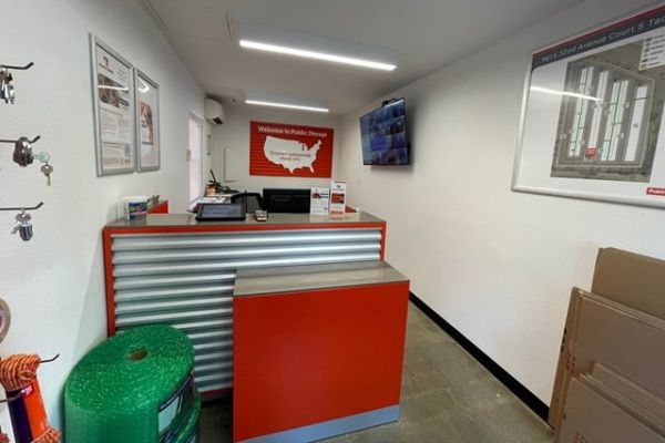 Public Storage - Tacoma - 9815 32nd Ave Ct S - 9815 32nd Ave Ct S