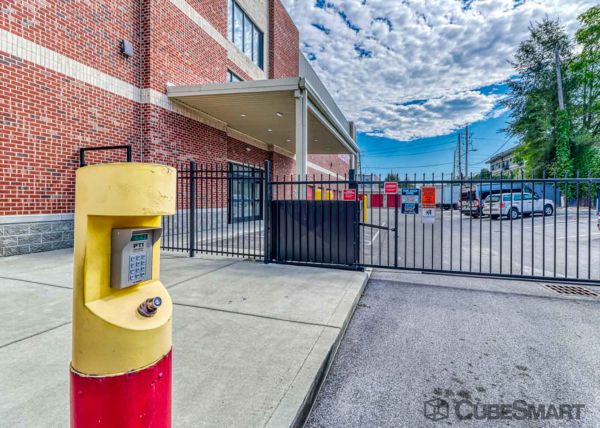 CubeSmart Self Storage - Indianapolis North Illinois Street - 2135 North Illinois Street