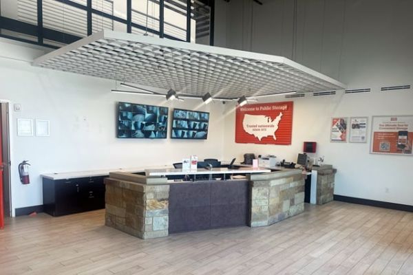 Public Storage - Live Oak - 7303 N Loop 1604 E - 7303 N Loop 1604 E