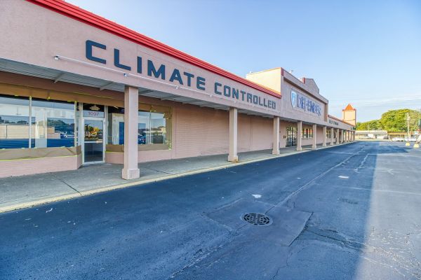 Defender Self Storage - Lorain - 1115 Meister Road