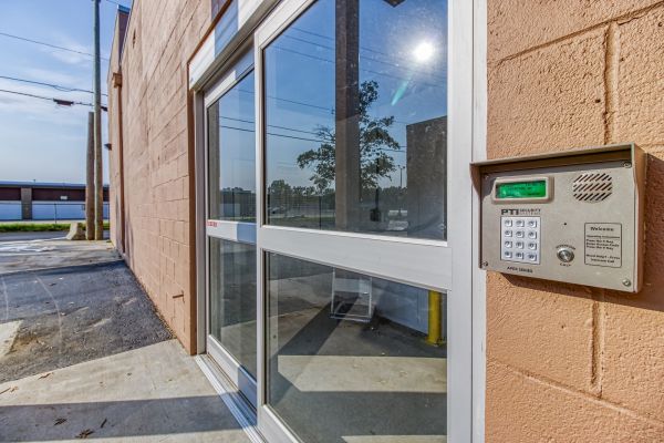 Defender Self Storage - Lorain - 1115 Meister Road